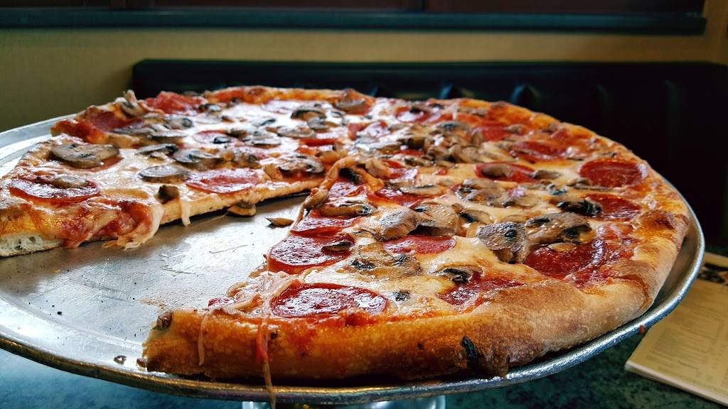 Avicollis Restaurant | restaurant | 7839 Oswego Rd, Liverpool, NY 13090, USA | 3156225100 OR +1 315-622-5100