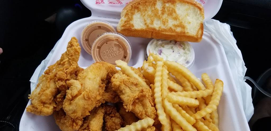 Raising Canes Chicken Fingers | meal takeaway | 730 Commons Dr, Woodbury, MN 55125, USA | 6517319298 OR +1 651-731-9298