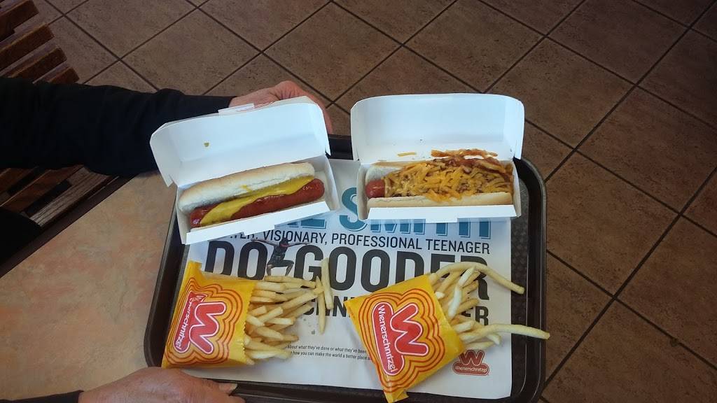 Wienerschnitzel | restaurant | 1005 E Imperial Hwy, Placentia, CA 92870, USA | 7149960570 OR +1 714-996-0570