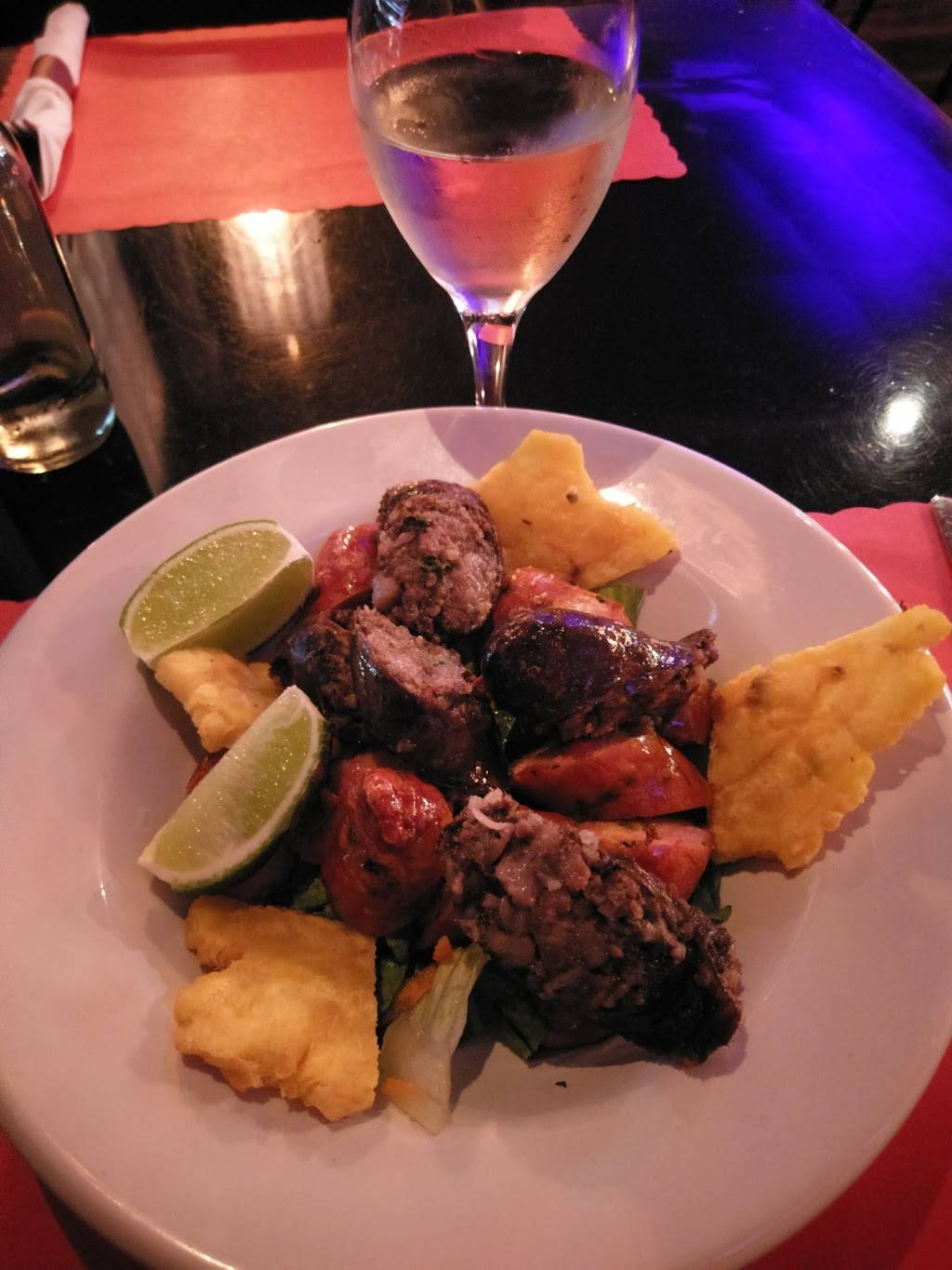 Toston Gourmet | restaurant | 14709 SW 42nd St, Miami, FL 33185, USA | 3052216523 OR +1 305-221-6523