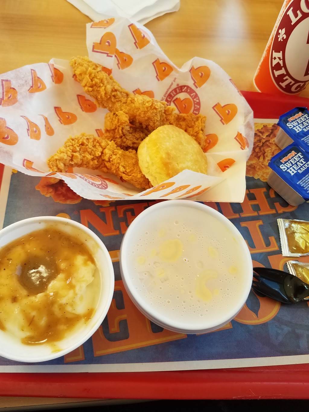 Popeyes Louisiana Kitchen | restaurant | 9403 Ambleside Dr, Fishers, IN 46038, USA | 3175787708 OR +1 317-578-7708