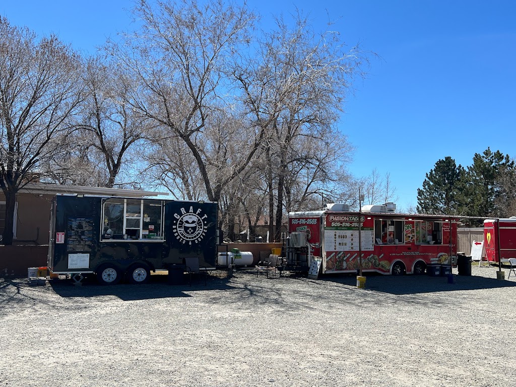 Santafamous Street Eats | restaurant | 502 Old Santa Fe Trail, Santa Fe, NM 87505, USA | 5052692858 OR +1 505-269-2858