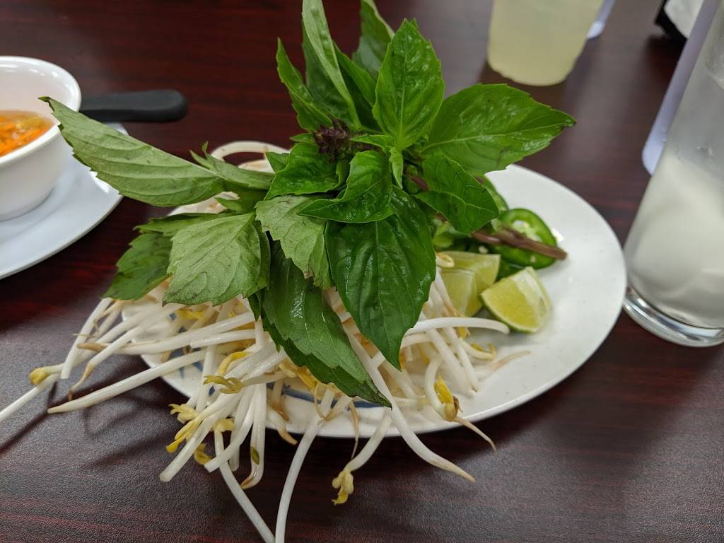 Pho Pasteur | restaurant | 694 Snelling Ave N, St Paul, MN 55104, USA | 6517568562 OR +1 651-756-8562