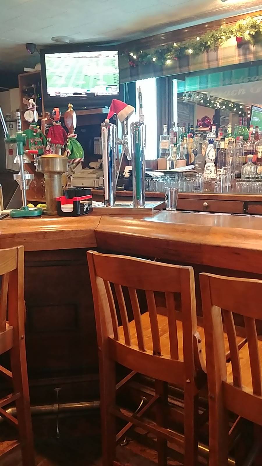 Coach Grill & Tavern | restaurant | 22 Pine Hollow Rd, Oyster Bay, NY 11771, USA | 5166240900 OR +1 516-624-0900