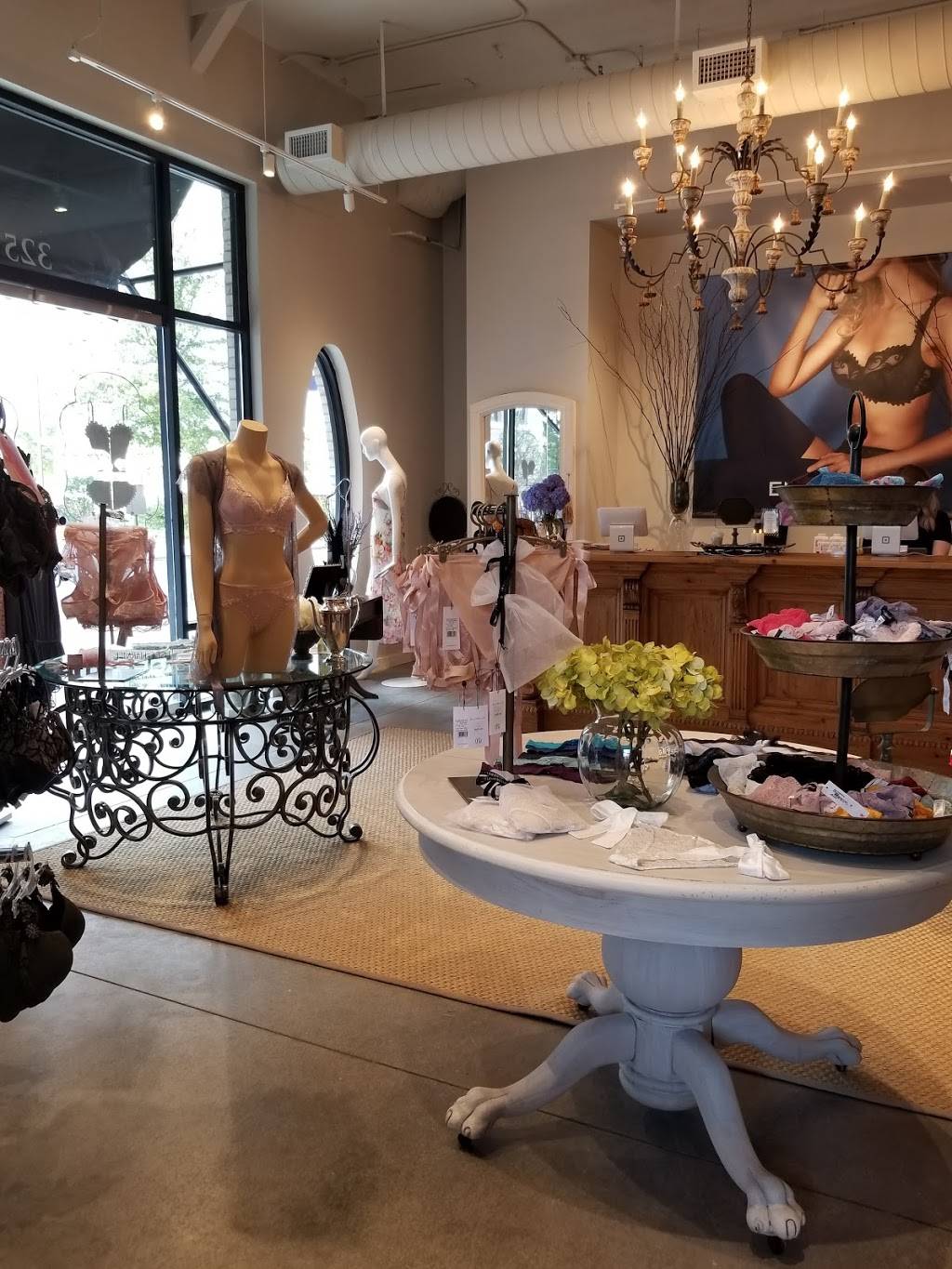 Anna Bella Fine Lingerie | restaurant | 325 Market St, Alpharetta, GA 30009, USA | 7707772800 OR +1 770-777-2800