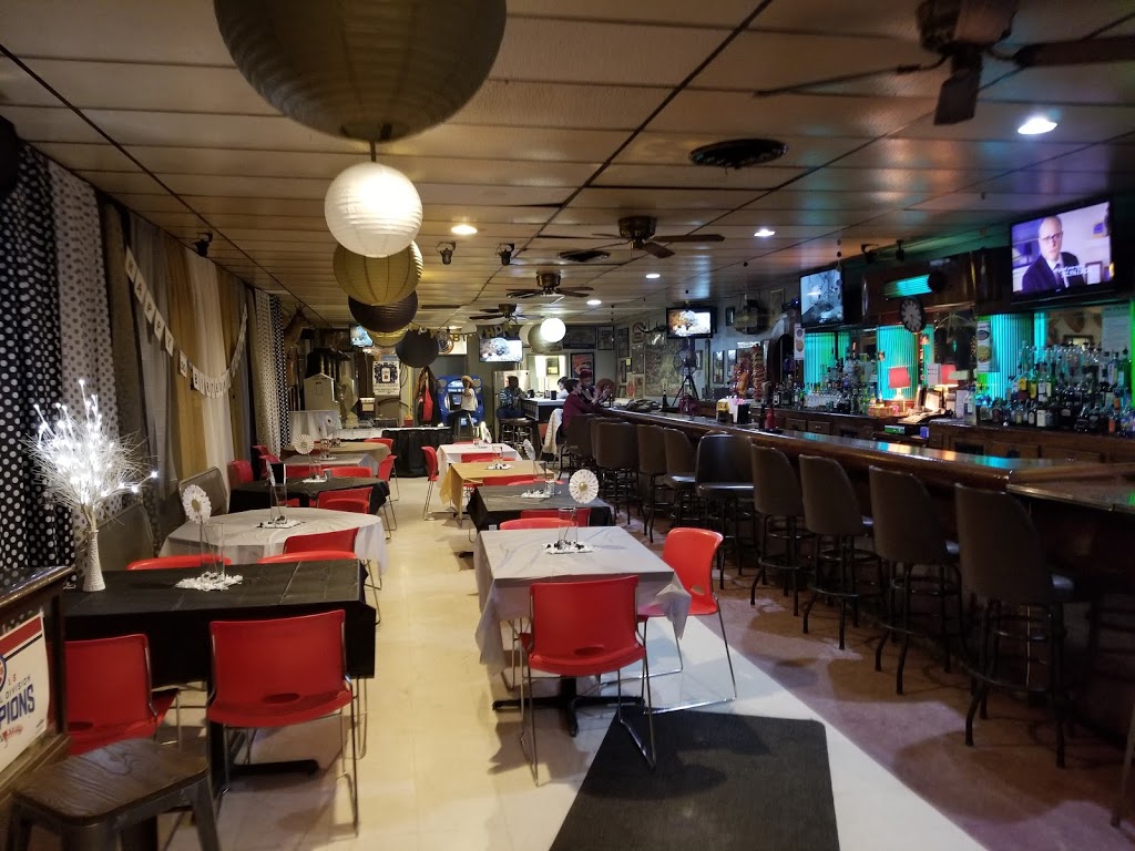 Hunters Inn | restaurant | 3861 Broadway, Gary, IN 46409, USA | 2195884755 OR +1 219-588-4755