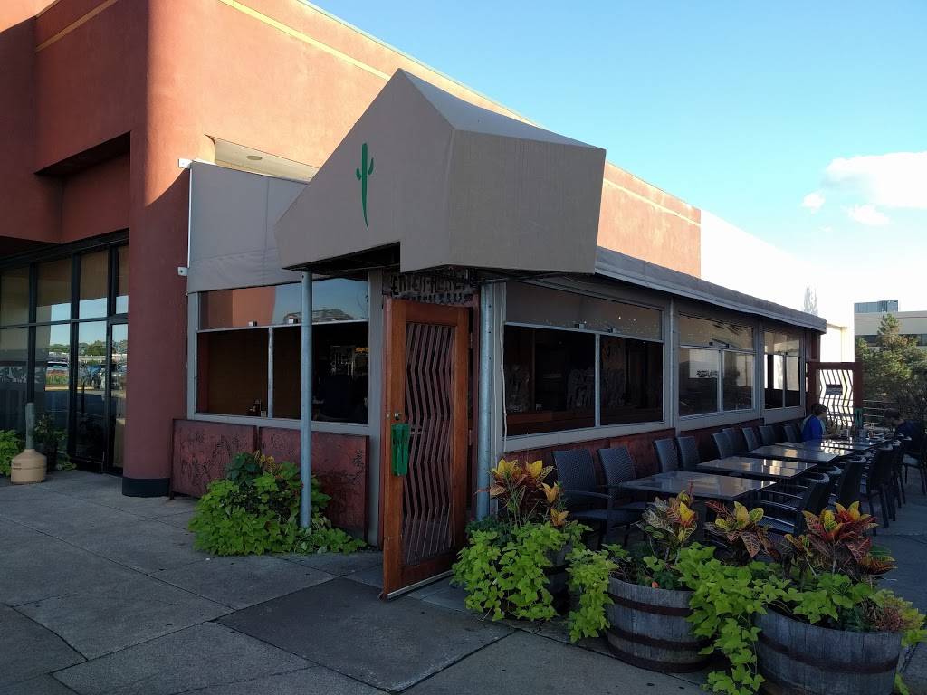 Mad Mex Monroeville | restaurant | Miracle Mile 4100, William Penn Hwy, Monroeville, PA 15146, USA | 4123496767 OR +1 412-349-6767