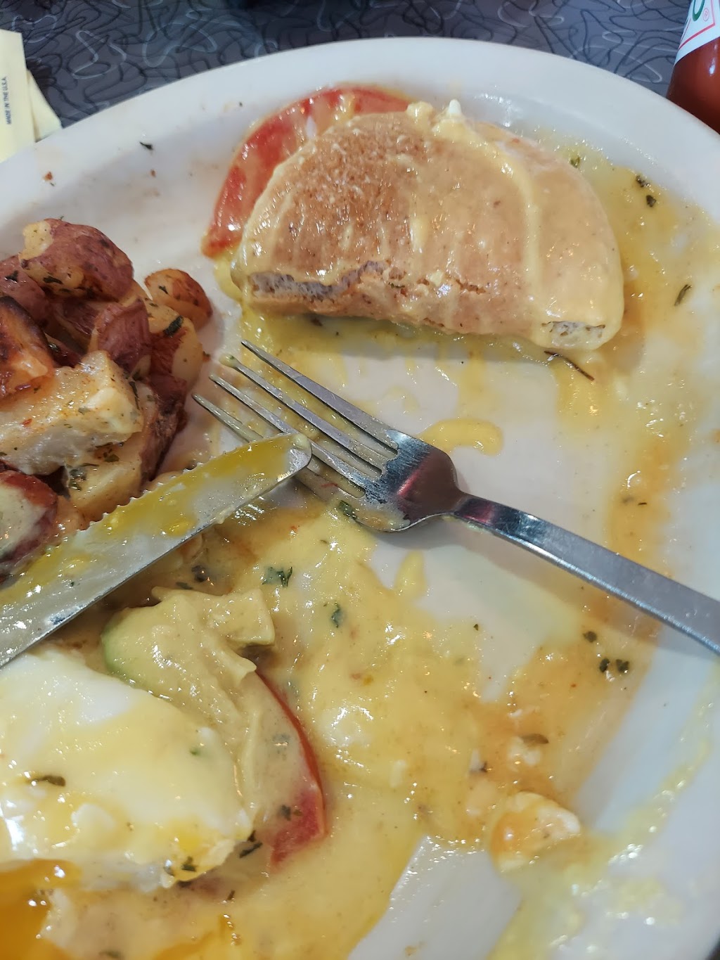 Biscuits Café | restaurant | 310 E Bell Rd, Phoenix, AZ 85022, USA | 6023587107 OR +1 602-358-7107