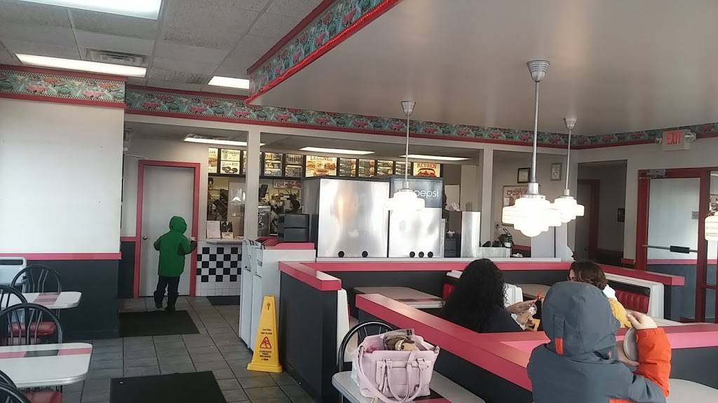 Arbys | restaurant | 1714 N Mitchell St, Cadillac, MI 49601, USA | 2317758891 OR +1 231-775-8891