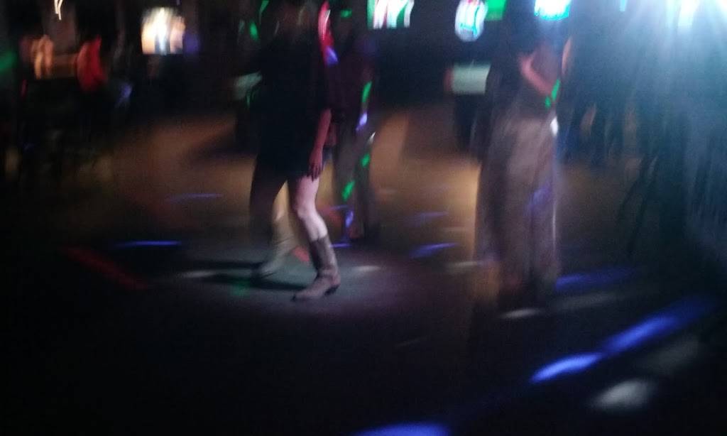 Muddy Boot Bar And Grill | restaurant | 2290 Old River Rd, Zanesville, OH 43701, USA | 7402977662 OR +1 740-297-7662