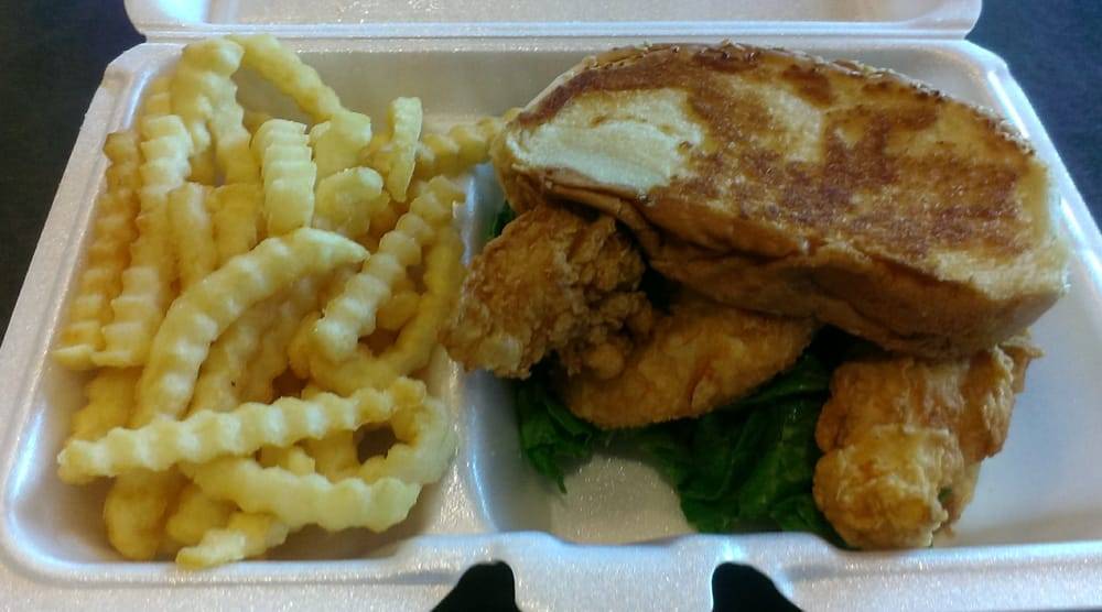 Raising Canes Chicken Fingers | meal takeaway | 805 W Grace St, Richmond, VA 23220, USA | 8048281142 OR +1 804-828-1142