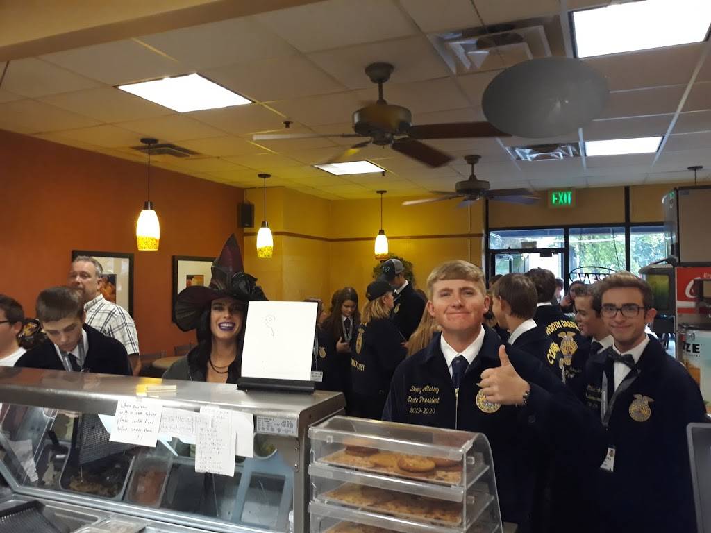 Subway | meal takeaway | 305 W Washington St, Indianapolis, IN 46204, USA | 3172679960 OR +1 317-267-9960