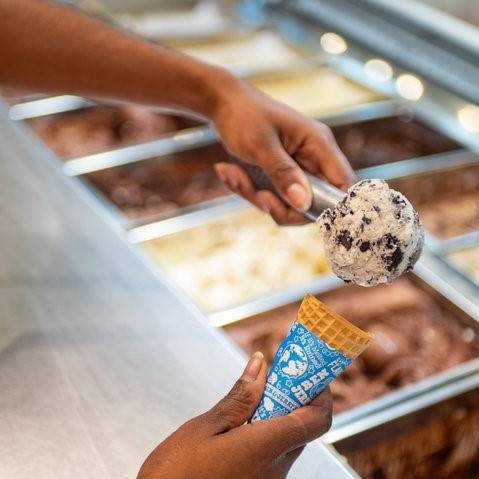 Ben & Jerrys | bakery | 138 National Plaza, Oxon Hill, MD 20745, USA | 3016860199 OR +1 301-686-0199