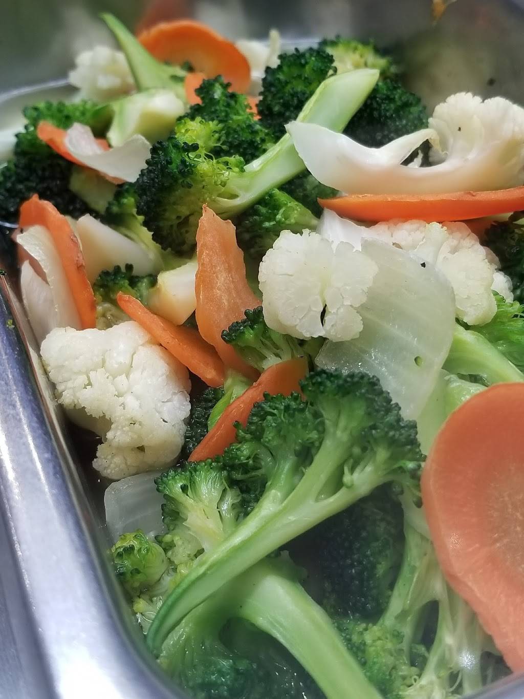 Sammys Chinese & Burgers | restaurant | 1151 Dundas St W, Mississauga, ON L5C 1C6, Canada | 9052778772 OR +1 905-277-8772