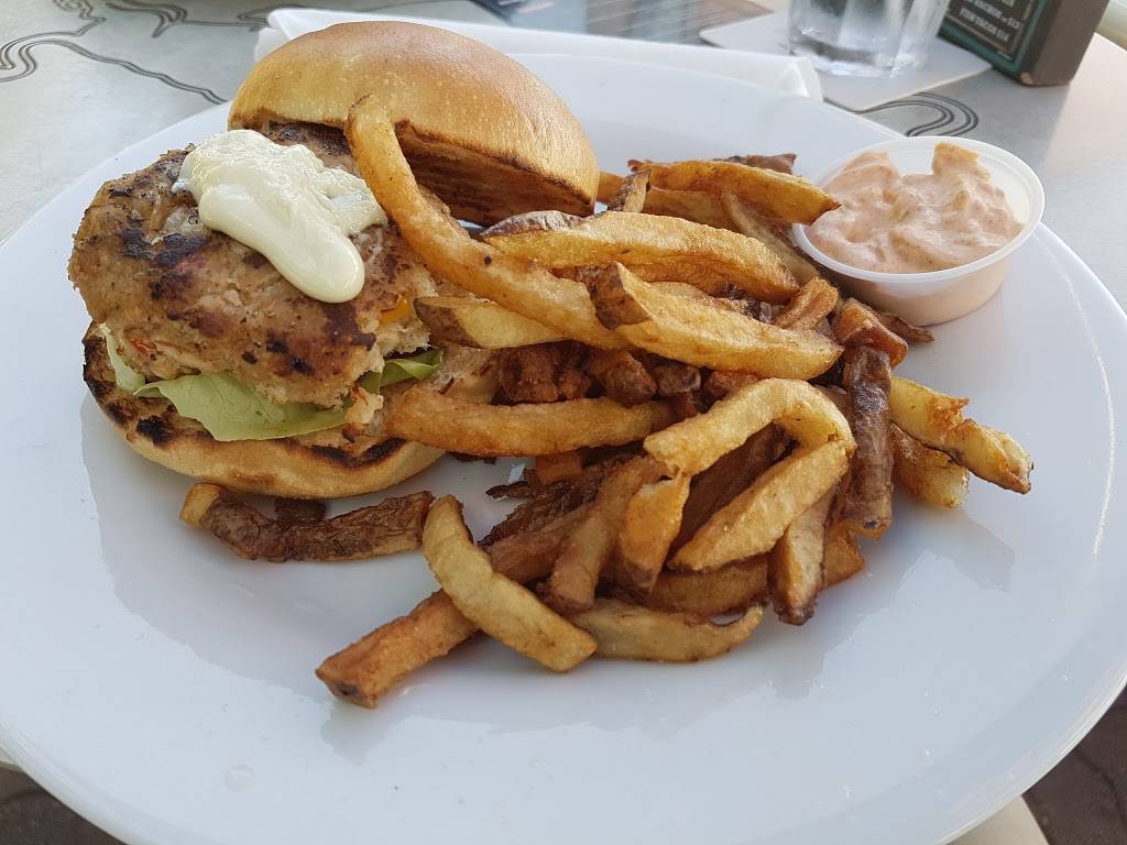 Emmas Back Porch & Water Street Cooker | restaurant | 2084 Old Lakeshore Rd, Burlington, ON L7R 1A3, Canada | 9056342084 OR +1 905-634-2084