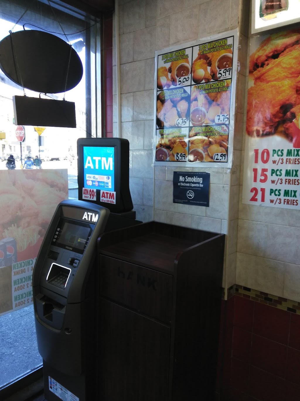 Crown Fried Chicken | restaurant | 1076 E 165th St, Bronx, NY 10459, USA | 7183287632 OR +1 718-328-7632