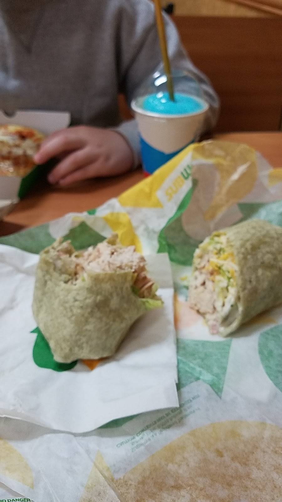 Subway | meal takeaway | 34025 LA-16, Denham Springs, LA 70706, USA | 2256656233 OR +1 225-665-6233