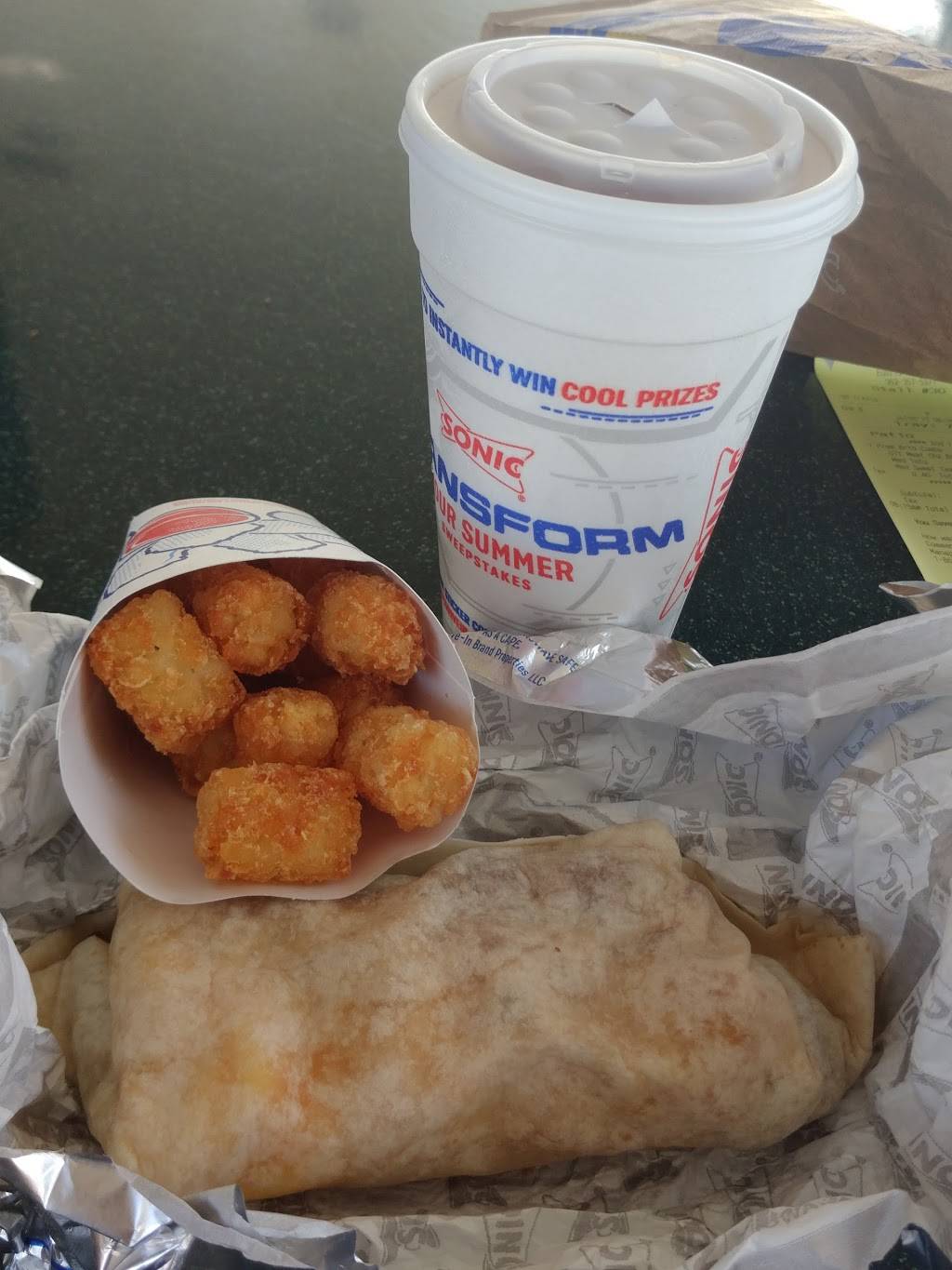 Sonic Drive-In | restaurant | 15125 US-441, Eustis, FL 32726, USA | 3523575371 OR +1 352-357-5371