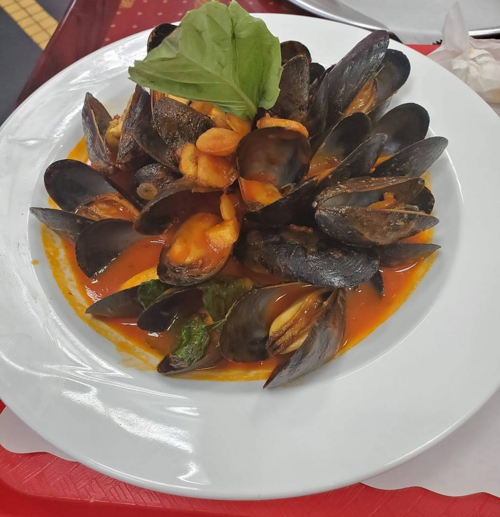 Marios Pizza And Homemade Cuisine | restaurant | 699 E 187th St, The Bronx, NY 10458, USA | 7182952600 OR +1 718-295-2600