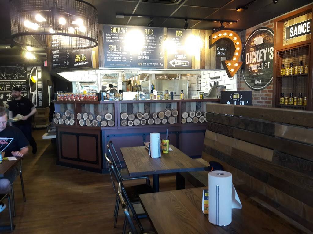 Dickeys Barbecue Pit | restaurant | 2815 W Peoria Ave, Phoenix, AZ 85029, USA | 6026033377 OR +1 602-603-3377