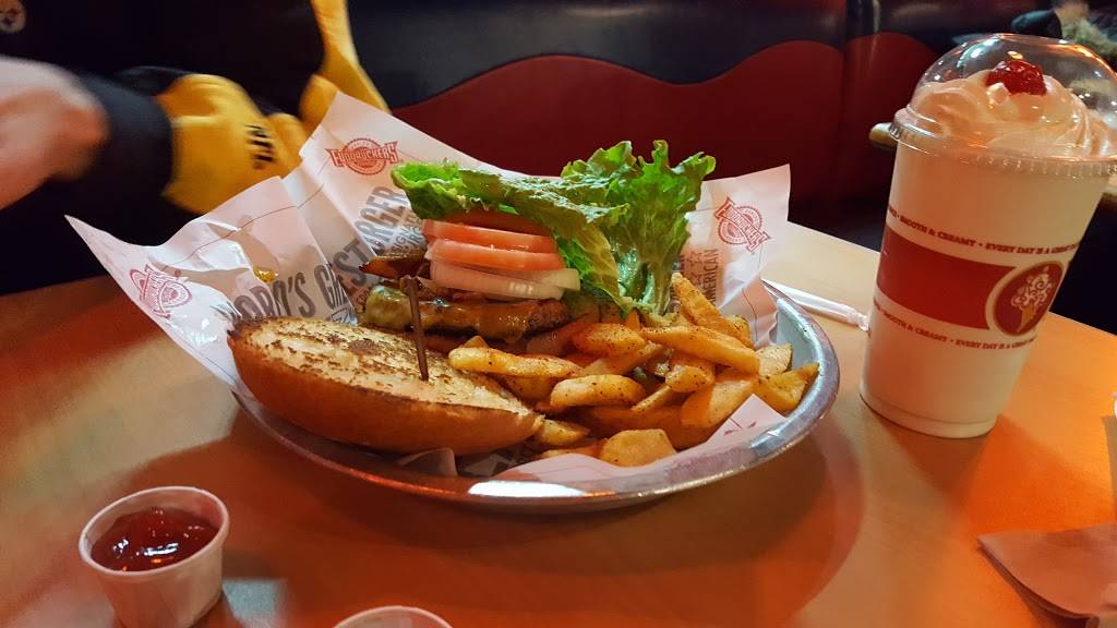 Fuddruckers | restaurant | 819 Ellsworth Dr, Silver Spring, MD 20910, USA | 2404505990 OR +1 240-450-5990