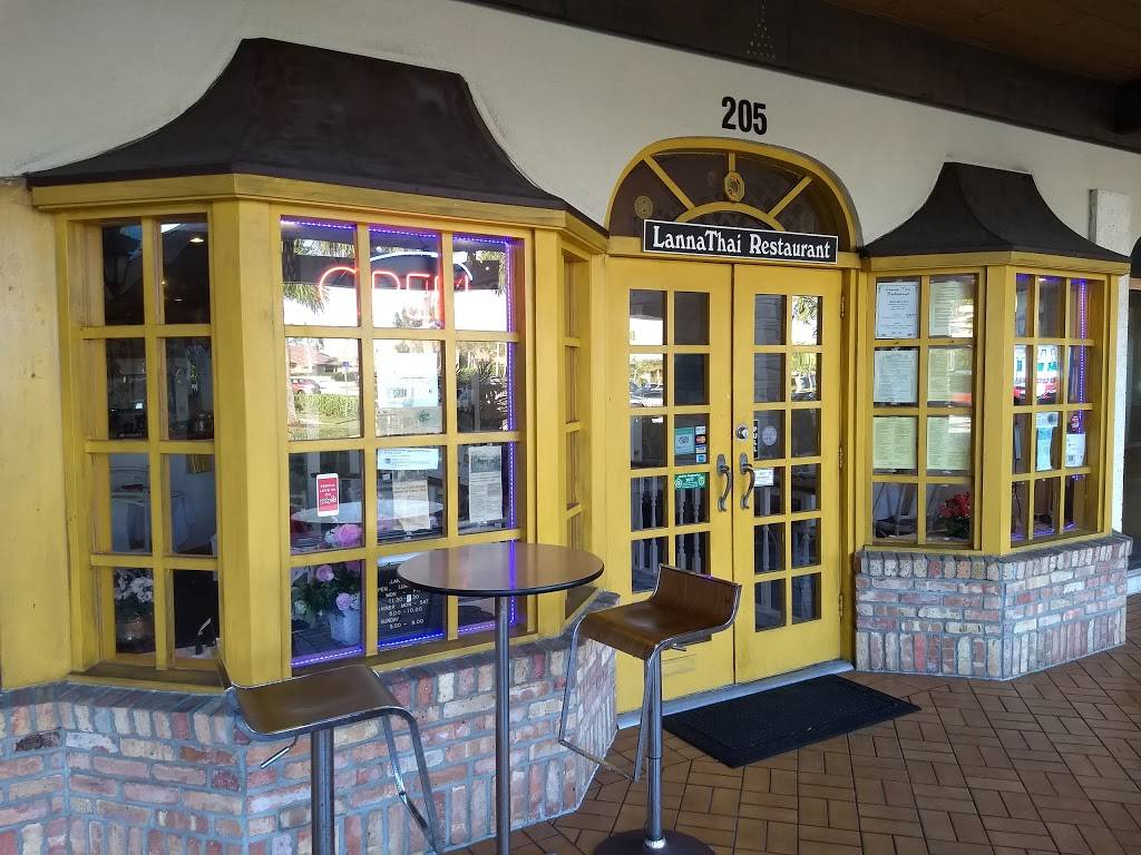 Bluffs Square Shoppes | shopping mall | 4050 US-1, Jupiter, FL 33477, USA | 5616302300 OR +1 561-630-2300