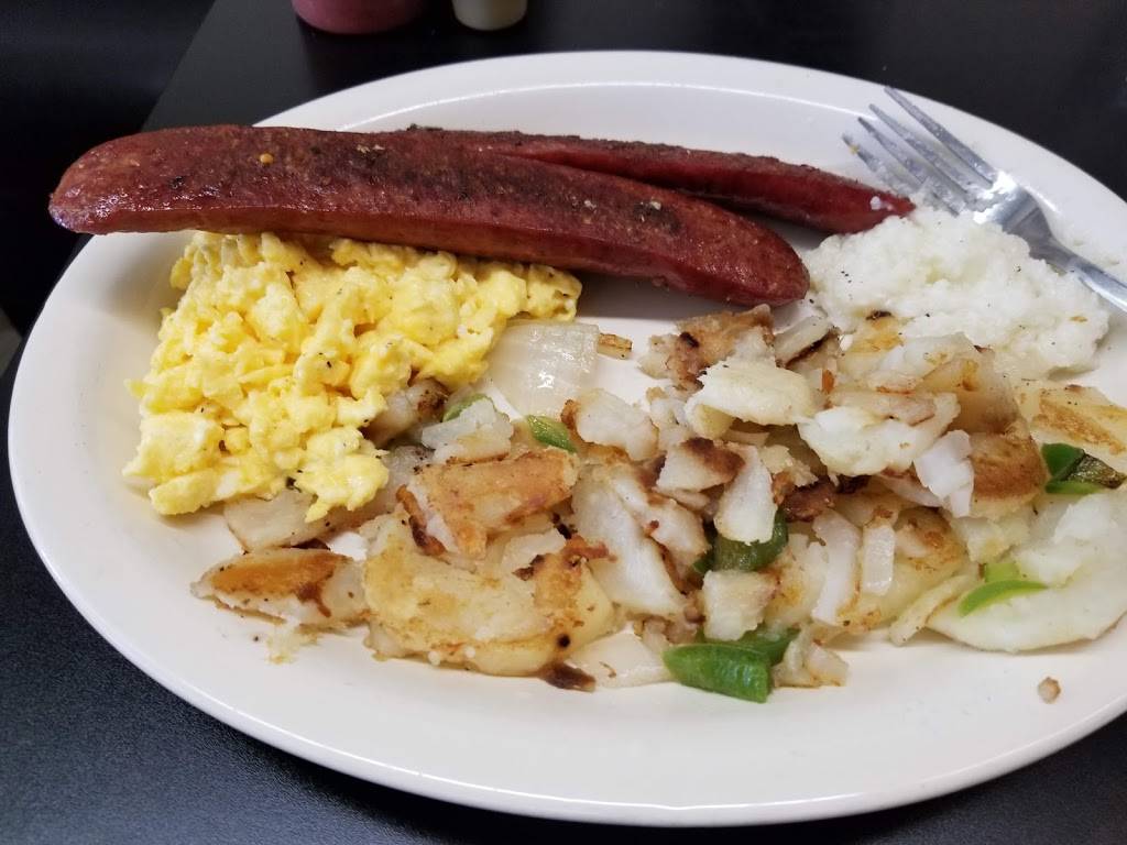 Connie & Barbaras Soul Food | restaurant | 13101 W McNichols Rd, Detroit, MI 48235, USA | 3138625240 OR +1 313-862-5240