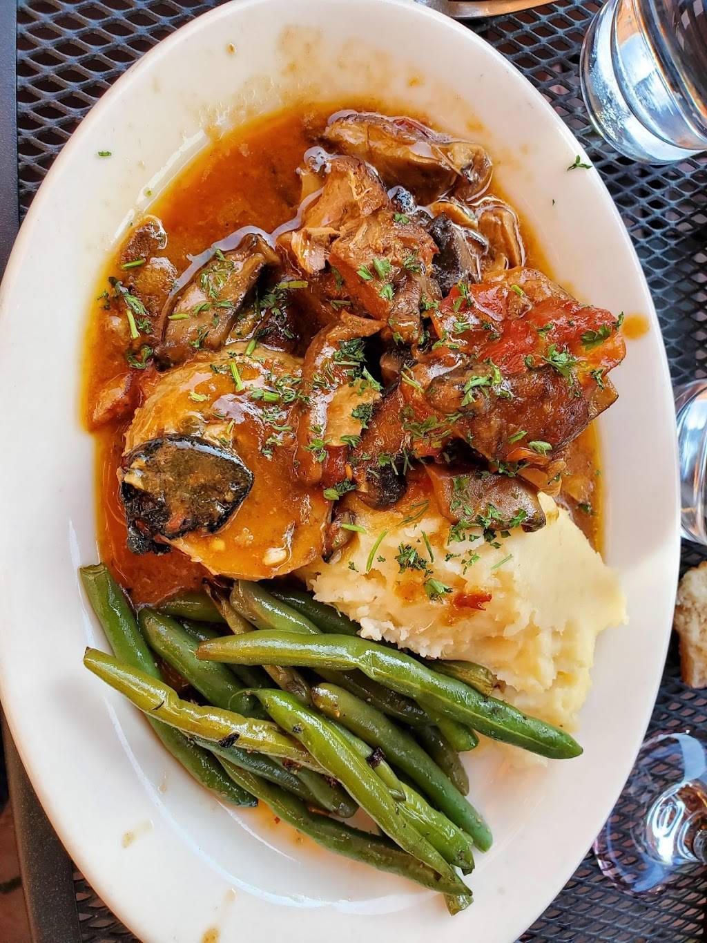 Sophias Grotto | restaurant | 22 Birch St, Roslindale, MA 02131, USA | 6173234595 OR +1 617-323-4595