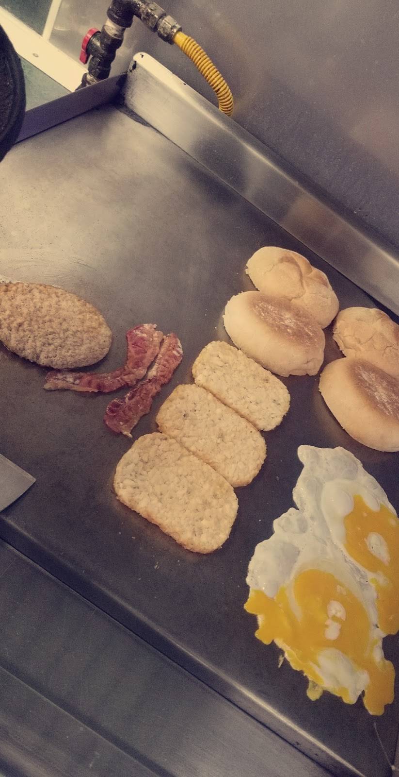 FMD & CC | restaurant | 218 Prospect St, Naugatuck, CT 06770, USA | 2037296985 OR +1 203-729-6985