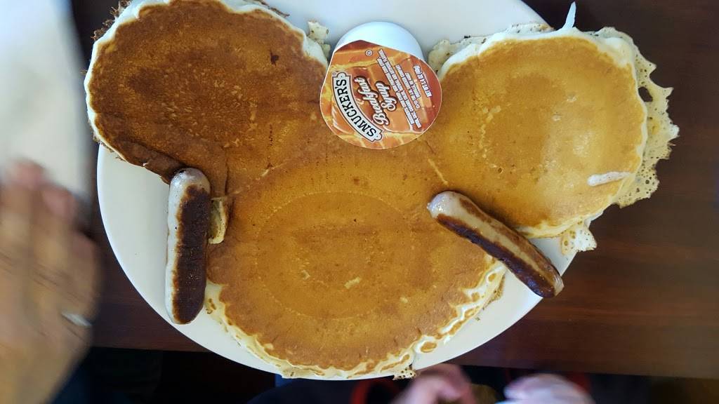 Mahomet Family Restaurant | restaurant | 1002 Commercial Dr, Mahomet, IL 61853, USA | 2175862700 OR +1 217-586-2700