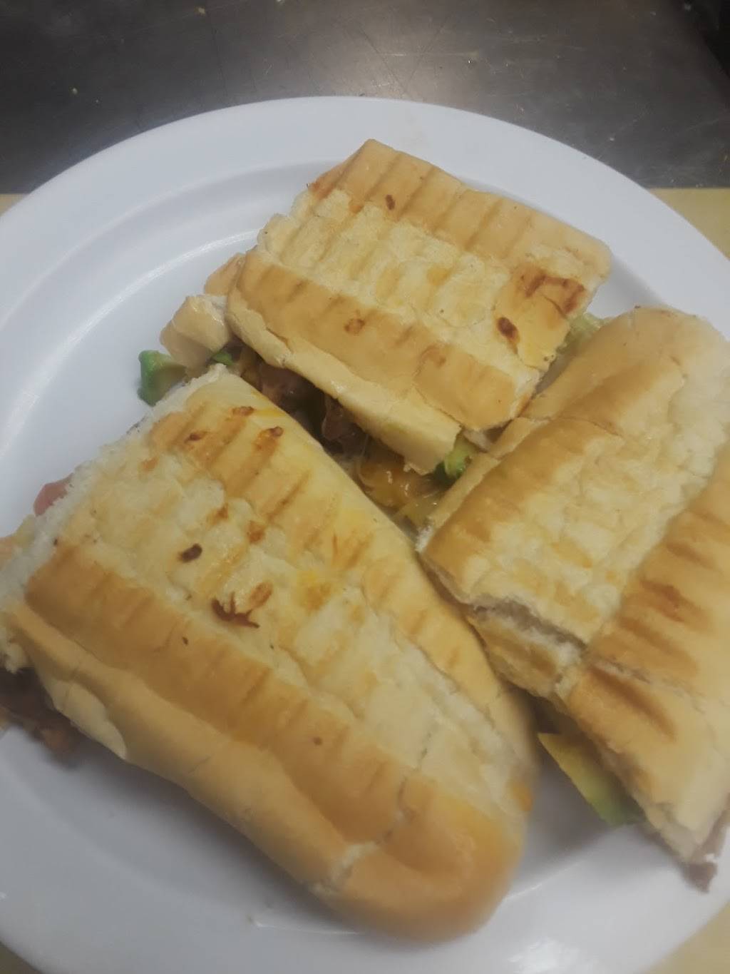 El Caribe | restaurant | 884 Brock Ave, New Bedford, MA 02744, USA | 5089972657 OR +1 508-997-2657