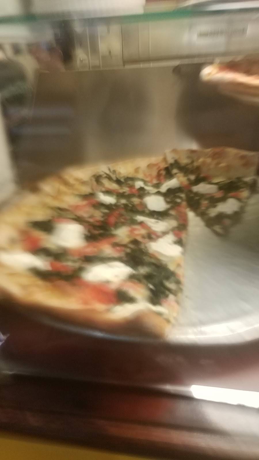 Fratellis Pizzeria | restaurant | 689 Hill St, Waterbury, CT 06704, USA | 2035971499 OR +1 203-597-1499