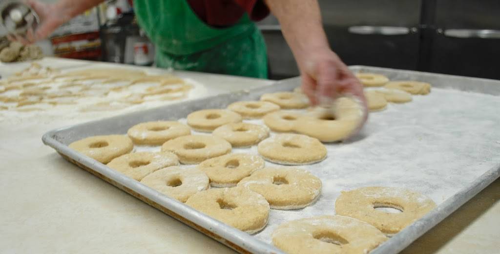 Jocelyn & Cintas Bake Shop - Catering Wedding Cakes - Donuts Co | bakery | 150 Main St, Newport, VT 05855, USA | 8023344034 OR +1 802-334-4034