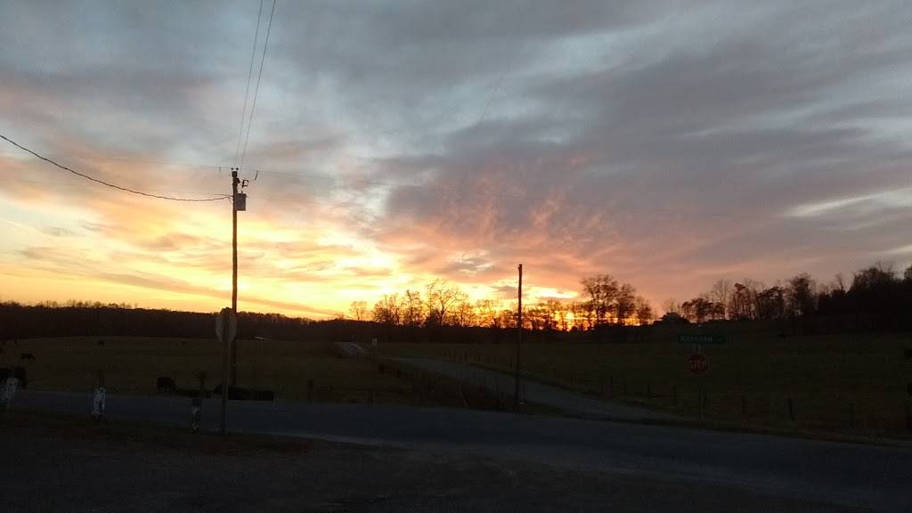 B Bs Place | restaurant | 125 Markham Rd, Gretna, VA 24557, USA | 4346563176 OR +1 434-656-3176