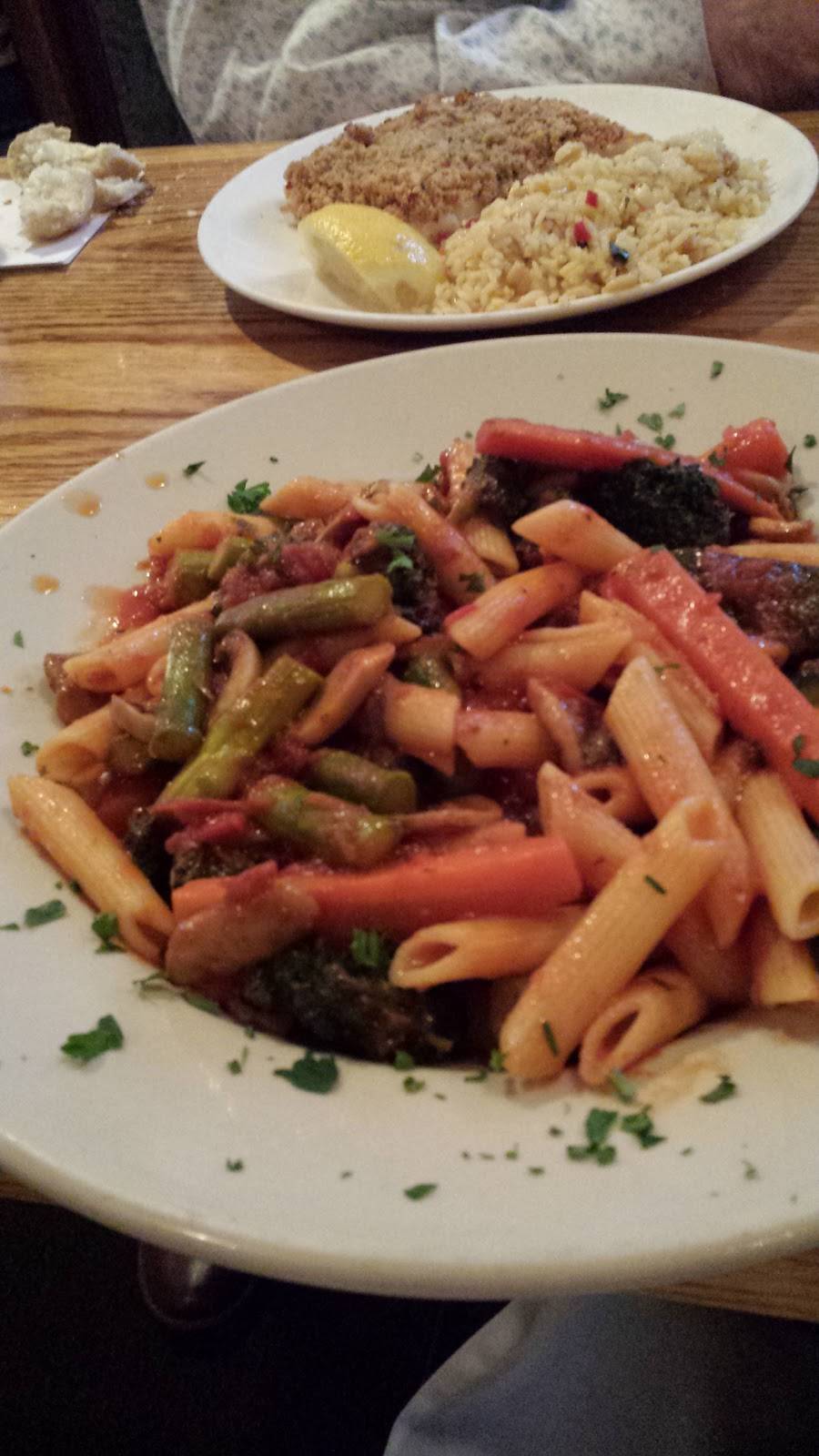 Horse N Carriage | restaurant | 210 Dedham St, Norfolk, MA 02056, USA | 5083842274 OR +1 508-384-2274