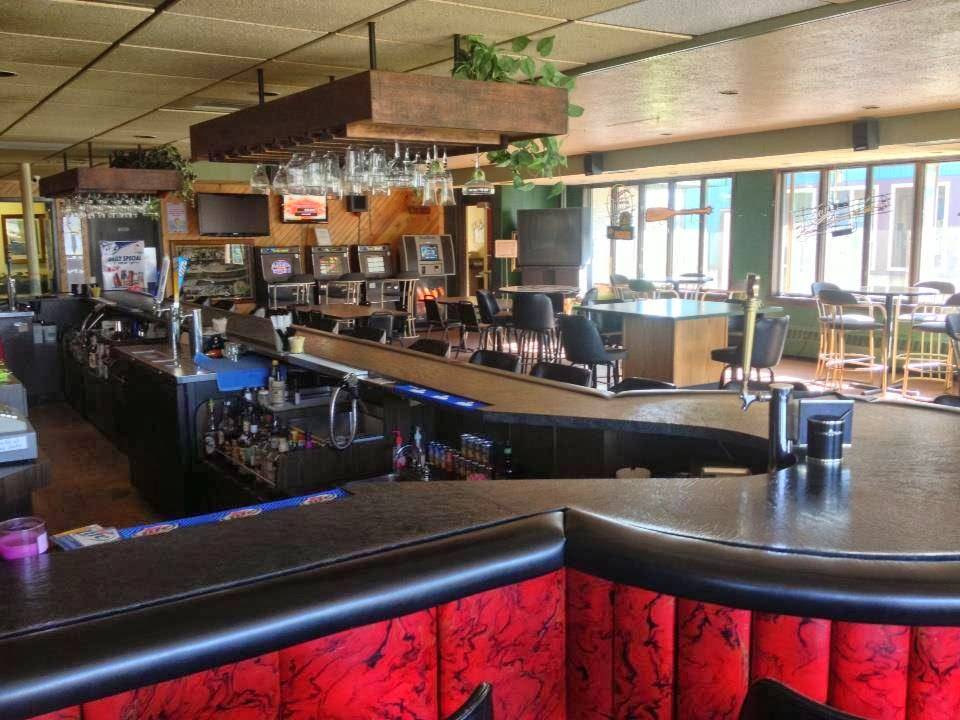 Wedgewood Supper Club & Golf Course | restaurant | 1200 E Huron St, Omro, WI 54963, USA | 9206856161 OR +1 920-685-6161