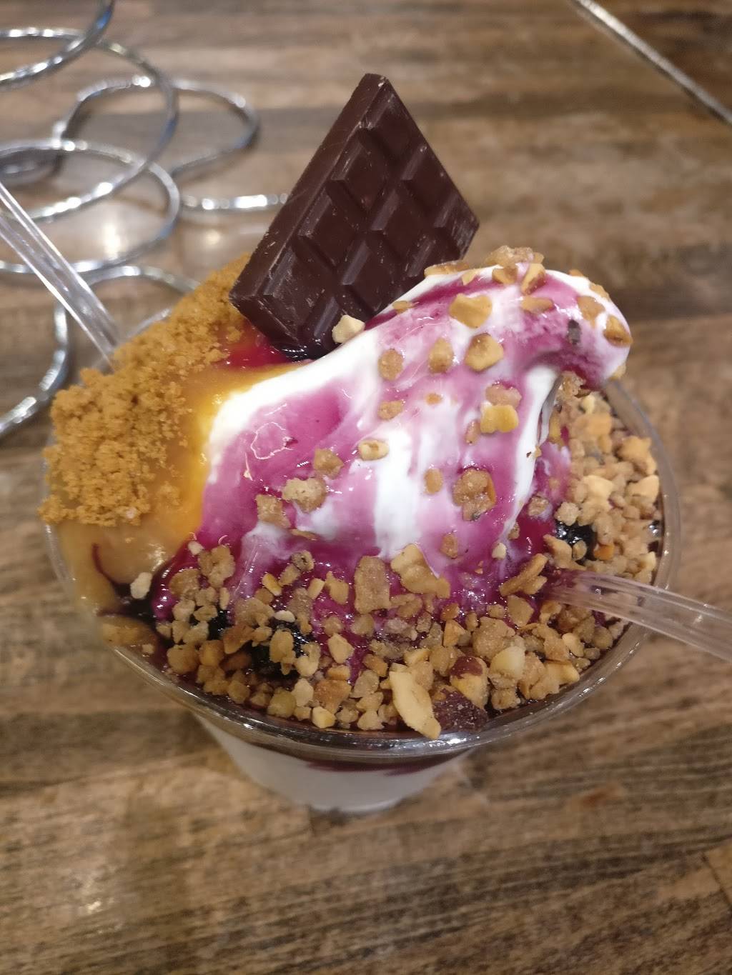 Chocobel | restaurant | 374 Rue de Castelnau E, Montréal, QC H2R 1P9, Canada | 5142769875 OR +1 514-276-9875