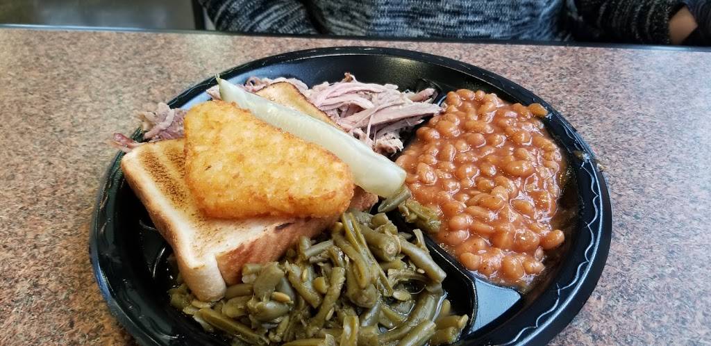 Ricks Barbecue | restaurant | 212 Cox Creek Pkwy, Florence, AL 35630, USA | 2567660833 OR +1 256-766-0833