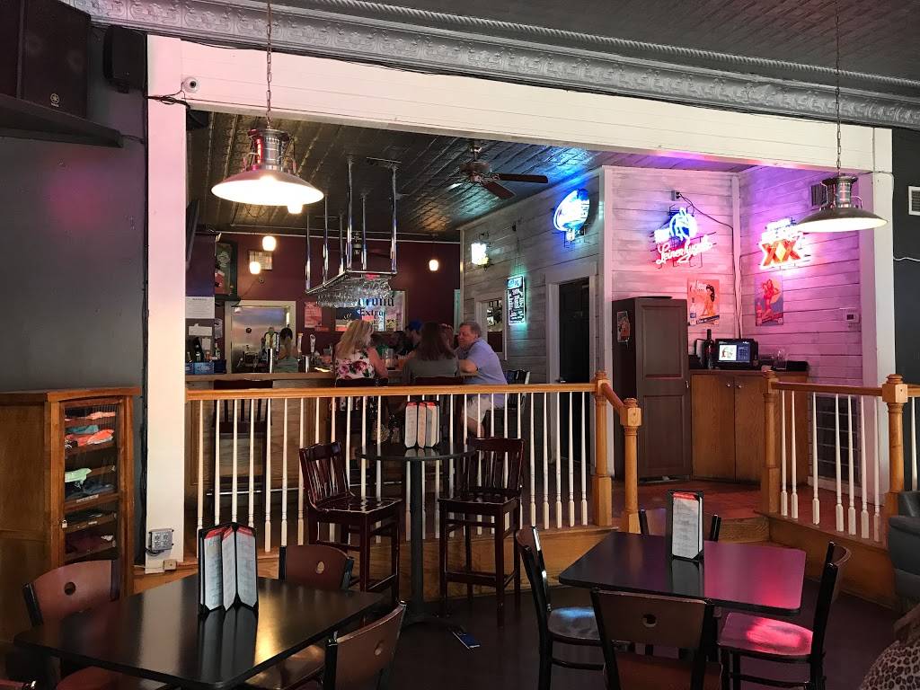 The Oyster Bar | restaurant | 203 S Seguin Ave, New Braunfels, TX 78130, USA | 8306277766 OR +1 830-627-7766