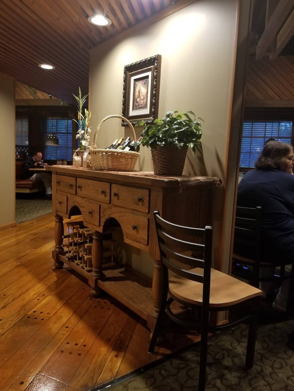 Hennys Grill and Bar | restaurant | 1290 National Hwy, Cumberland, MD 21502, USA | 3017291746 OR +1 301-729-1746