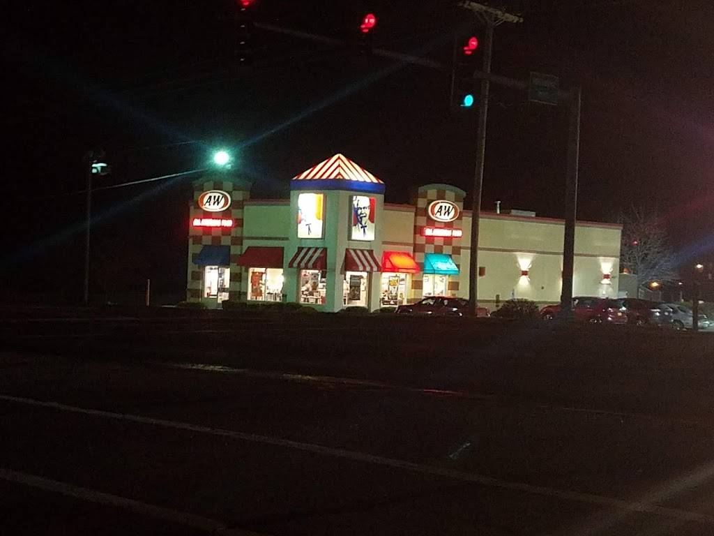 A&W Restaurant | restaurant | 2310 Lincoln Ave, Charleston, IL 61920, USA | 2173481106 OR +1 217-348-1106