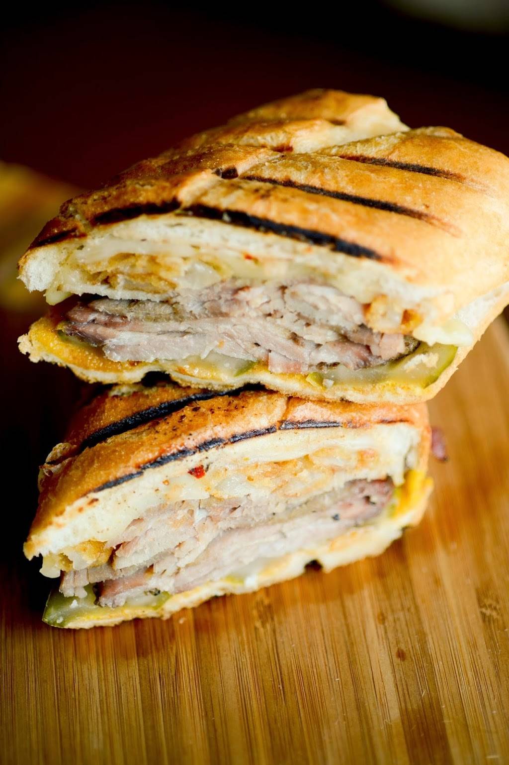 4 Rivers Smokehouse | restaurant | 220 Park Ave, Orange Park, FL 32073, USA | 8444748377 OR +1 844-474-8377