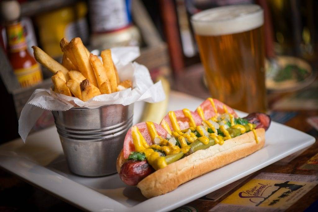 Cold Beers & Cheeseburgers | restaurant | 5005 E Chandler Blvd, Phoenix, AZ 85048, USA | 4805906502 OR +1 480-590-6502