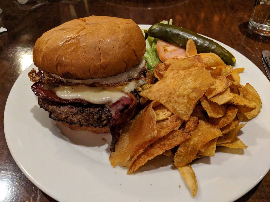 Chicago Fire Oven Restaurant | restaurant | 5440 N River Rd, Rosemont, IL 60018, USA | 8479283860 OR +1 847-928-3860