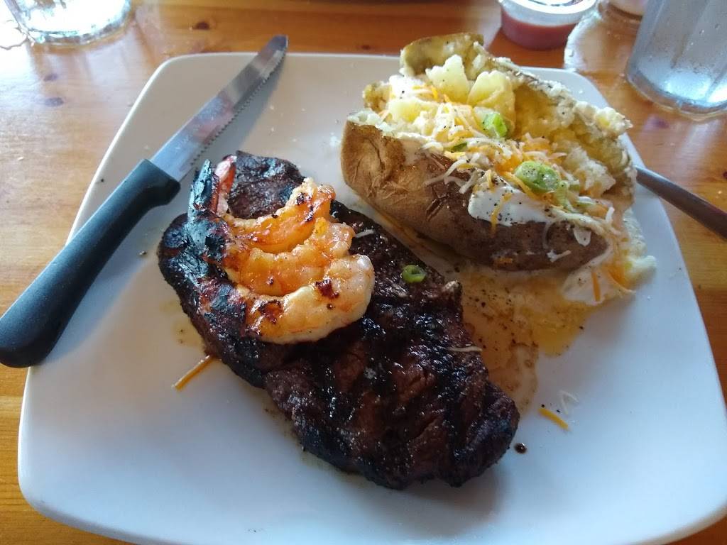 Beach & Station Street Grill | restaurant | 235 Beach Ave, Port Aransas, TX 78373, USA | 3617492303 OR +1 361-749-2303