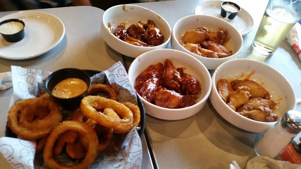 Buffalo Wings & Rings | restaurant | 2150 E Lamar Blvd Suite 110, Arlington, TX 76006, USA | 6823237099 OR +1 682-323-7099