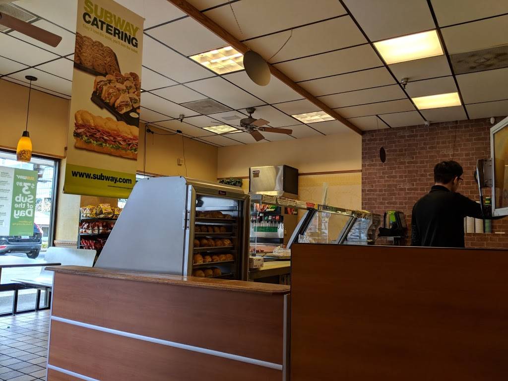 Subway | meal takeaway | 3720 128th Ave SE Suite J, Bellevue, WA 98006, USA | 4257469428 OR +1 425-746-9428