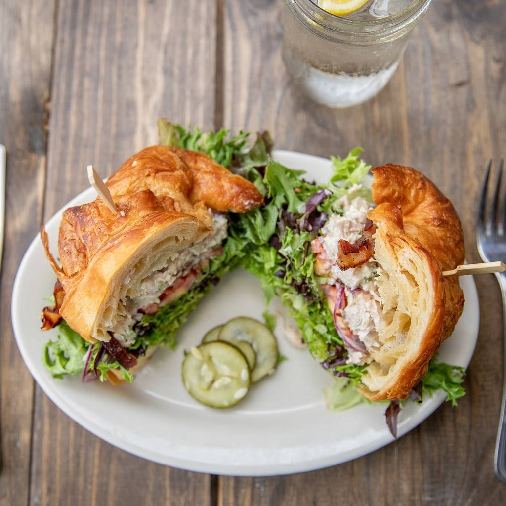 Five Loaves Cafe | cafe | 1055 Johnnie Dodds Blvd #100, Mt Pleasant, SC 29464, USA | 8438491043 OR +1 843-849-1043