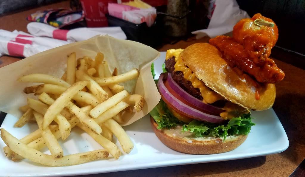 TGI Fridays | restaurant | 1725 S Alameda St, Compton, CA 90220, USA | 3107639830 OR +1 310-763-9830