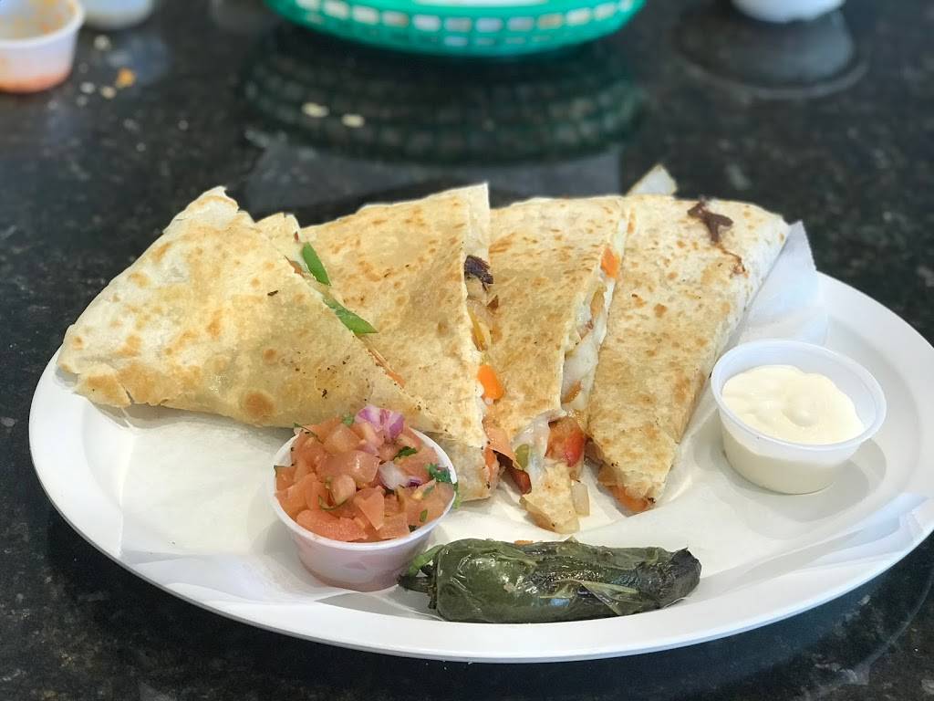 El Torito Topeka | bakery | 3000 NW Topeka Blvd, Topeka, KS 66617, USA | 7857838180 OR +1 785-783-8180